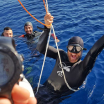 La storia di Alessandro Masala che supera i 100 metri in apnea e fa l’istruttore all’Asinara